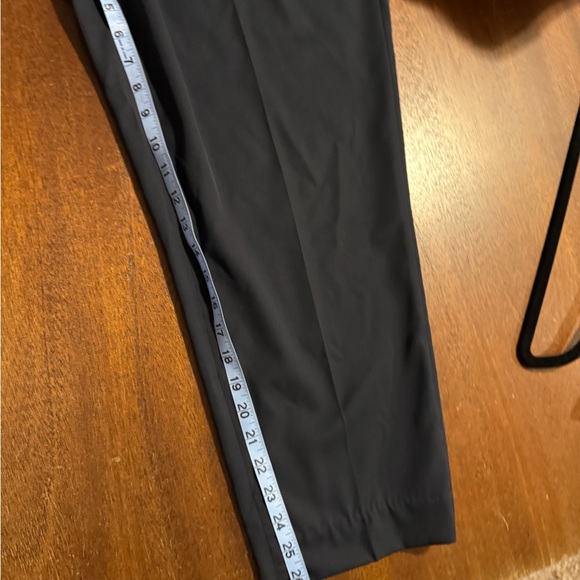 Everlane Italian GoWeave 100% Wool Pull-On Ankle Pant in Black - Size 16 - Picture 9 of 12